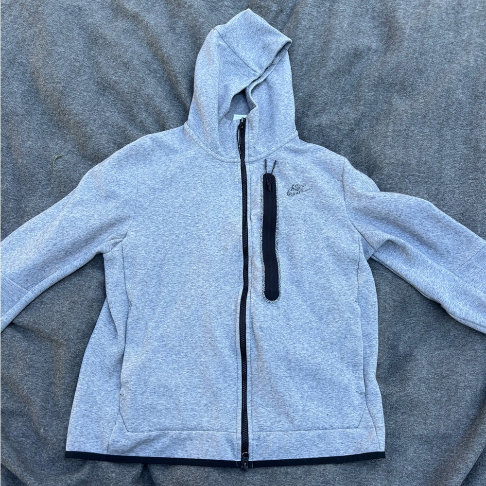 Grey nike tech